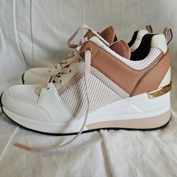 Michael Kors Soft Pink Georgie Trainer US 8.5M - Picture 4 of 8